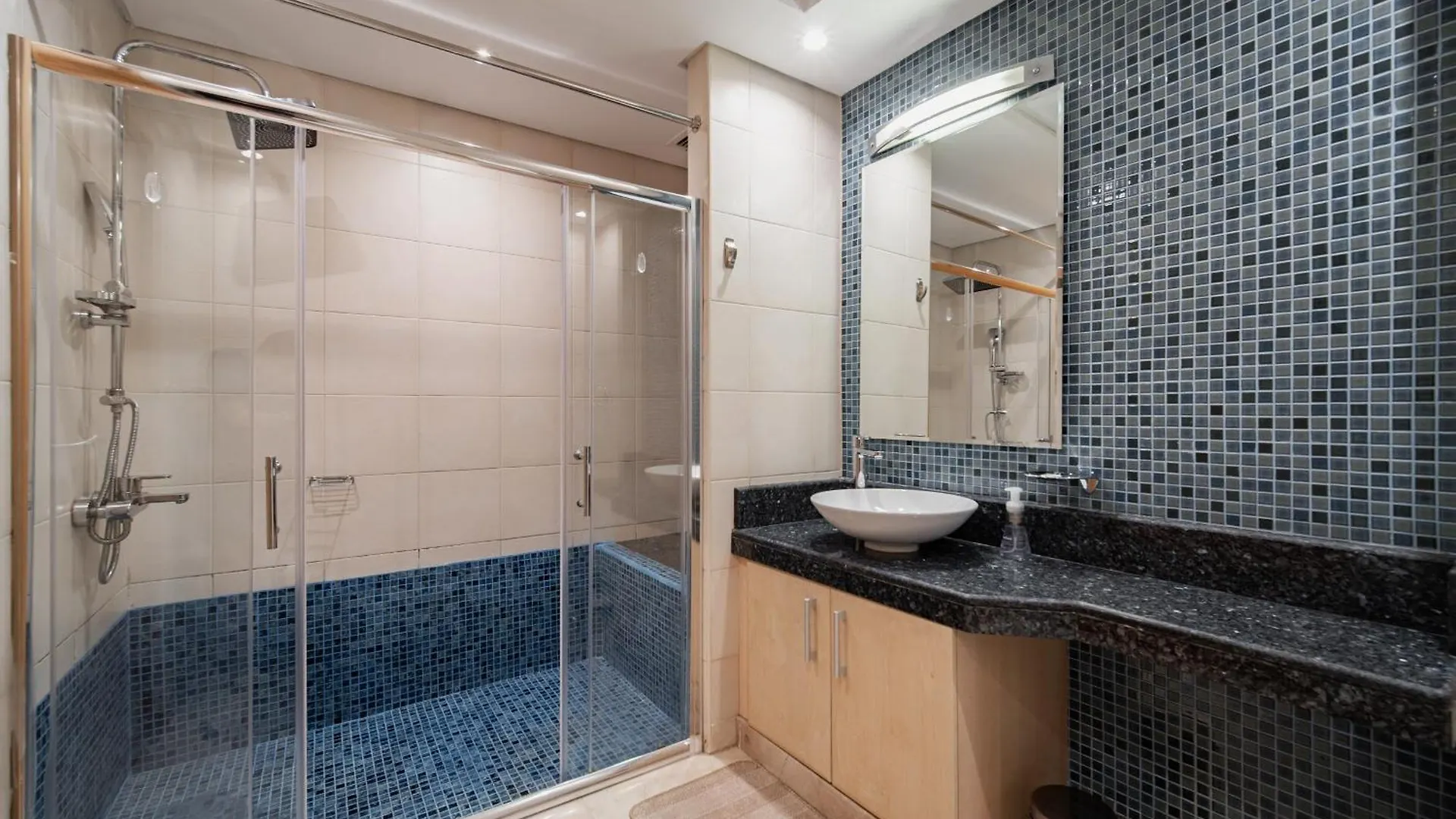 Your Private Beach With Sea View & Crib - Palm 2Br Dubai